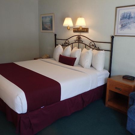 Americas Best Value Inn Saint Ignace Rom bilde