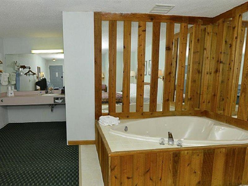 Americas Best Value Inn Saint Ignace Eksteriør bilde