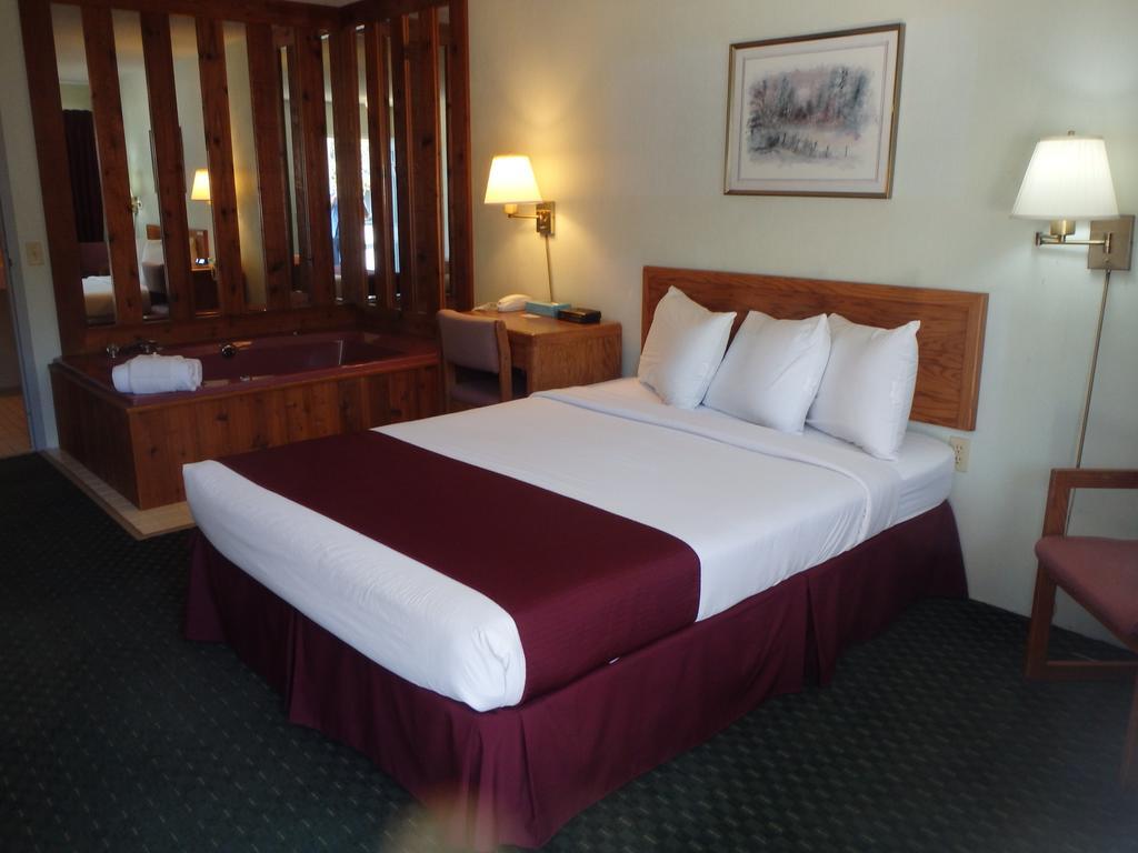 Americas Best Value Inn Saint Ignace Eksteriør bilde
