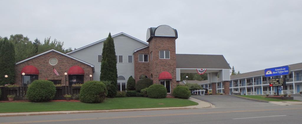 Americas Best Value Inn Saint Ignace Eksteriør bilde