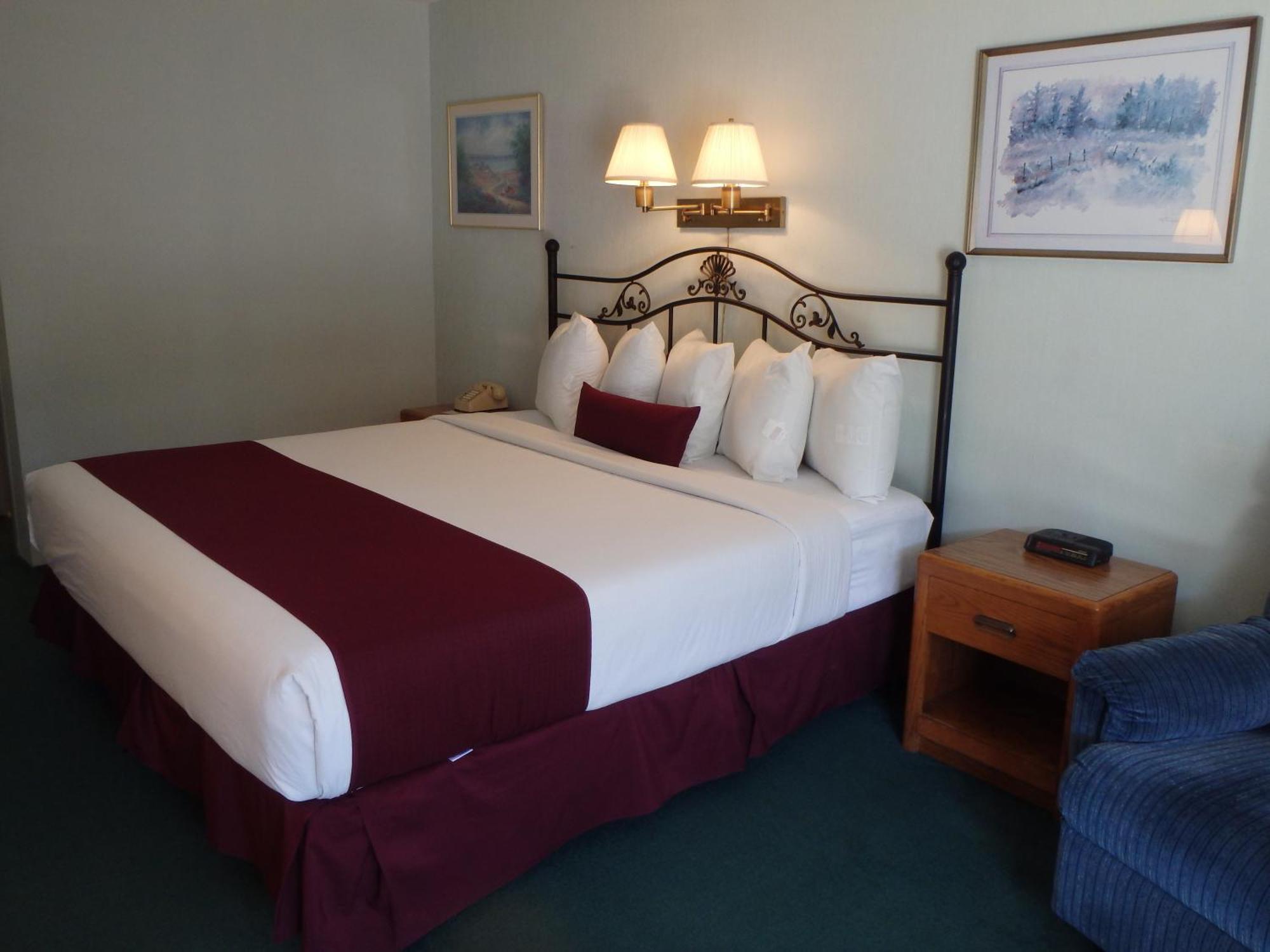 Americas Best Value Inn Saint Ignace Rom bilde