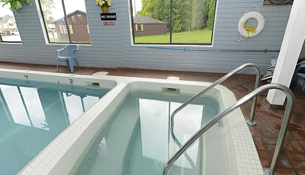 Americas Best Value Inn Saint Ignace Eksteriør bilde