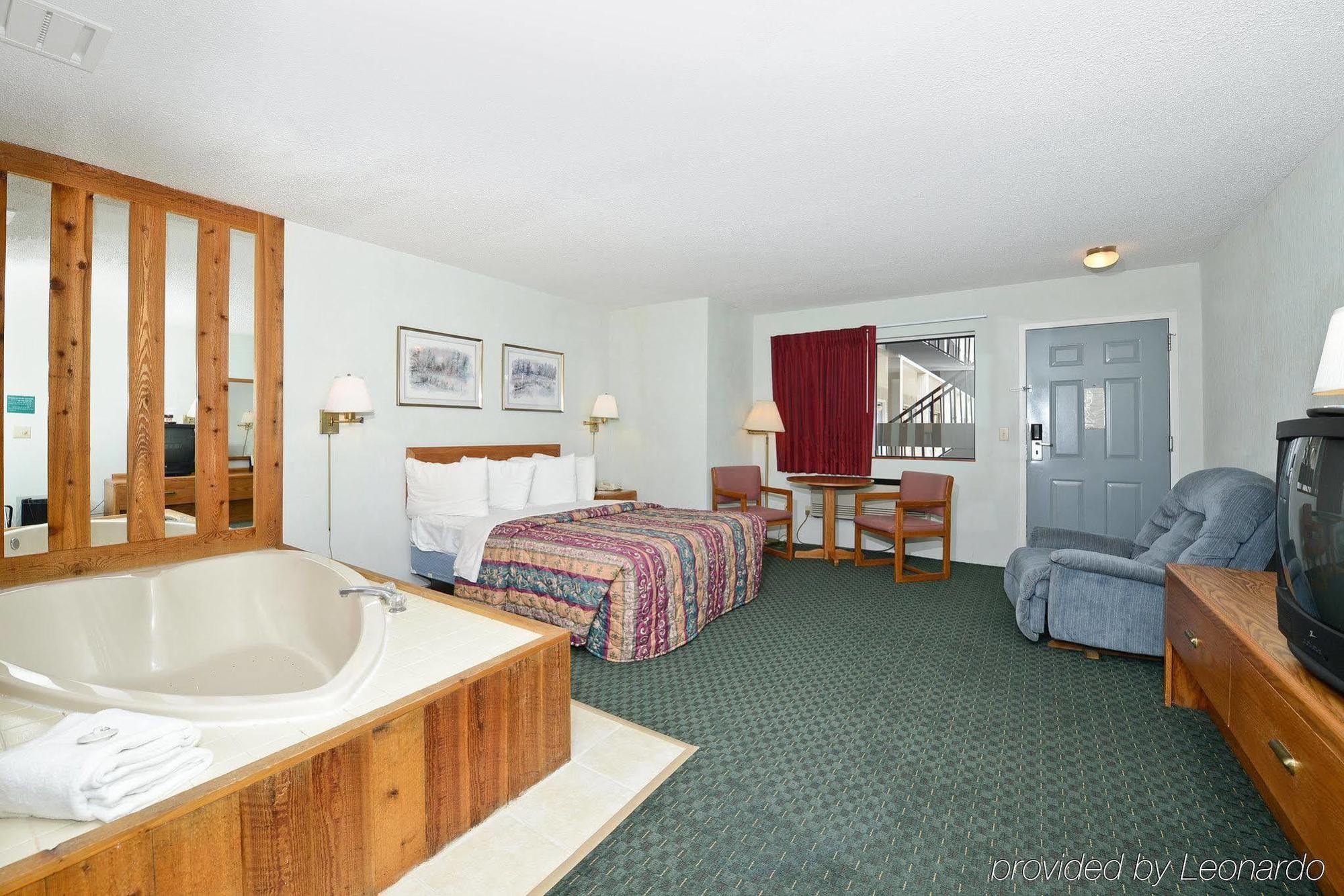 Americas Best Value Inn Saint Ignace Eksteriør bilde